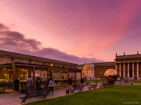 Vatikanische Museen Tickets Frühstückstour im Cortile della Pigna