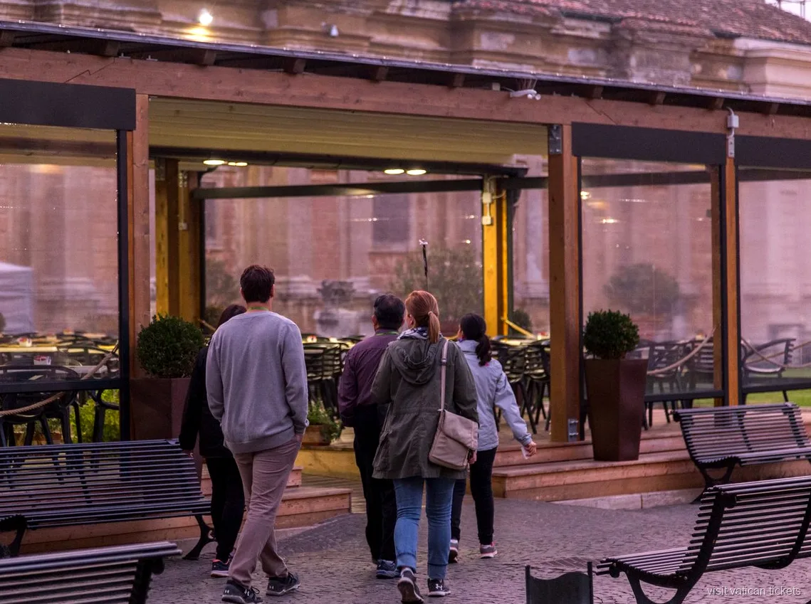 Desayuno buffet servido dentro de los Museos Vaticanos