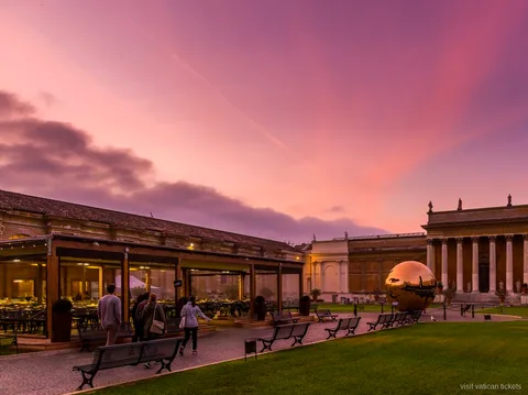 Vatican Museums tickets breakfast tour in the Cortile della Pigna